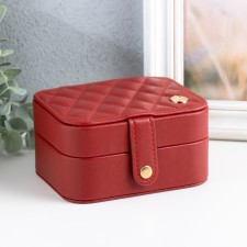 Casket to the leatherette for jewelry 