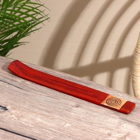 Standing under incense "whirlwind" red tree, horn 25 cm