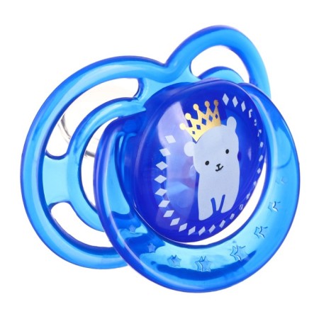 Nipple is an orthodaken “Bear” dummy with a cap, +6 months, blue-3