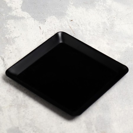 Summary Metal "plate", 12.6x12.6x1.3 cm, black-1