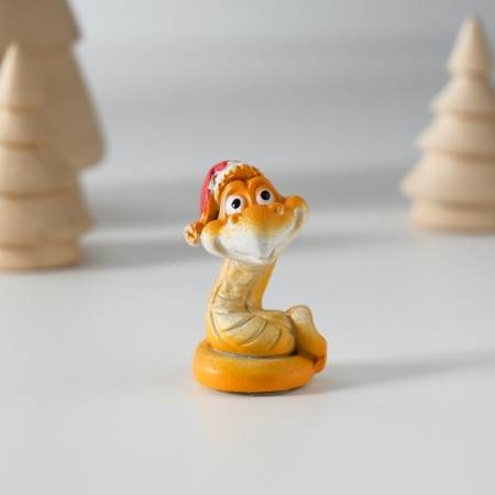 Polystone souvenir "Good snakes in the New Year's cap" mix 2.5x2.5x4 cm-6