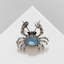 Brooch 