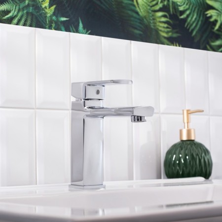 BOOU B8215-1J shell mixer, pour 100 mm, single-leaf, brass, chrome