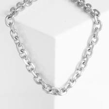 The necklace 
