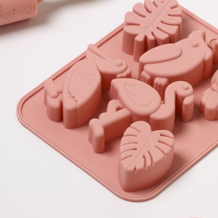Baking shape “Tropics”, silicone, 18 × 14 × 2.5 cm, pink color.-2
