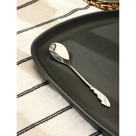 A dessert spoon made of stainless steel Magistro "feather", length 12.5 cm, silver color