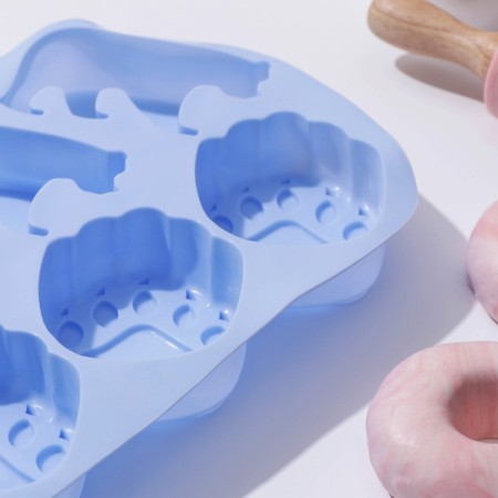 Baking form "Polar Bear", silicone, 26 × 17.5 × 3 cm, 6 cells, color mix-2