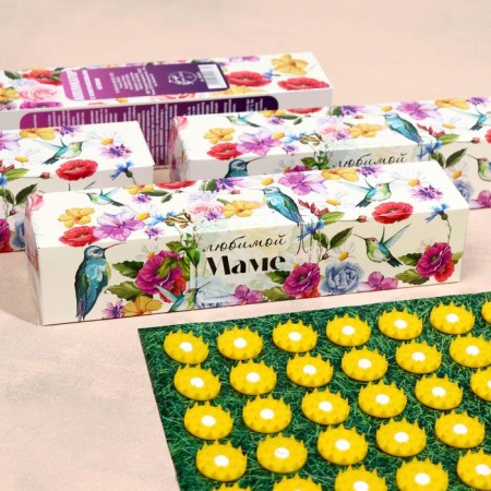 Applicator "Kuznetsova - beloved mother", 70 spines, film, 23 x 32 cm, yellow