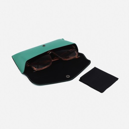 Case for glasses on the button, the color is green-3