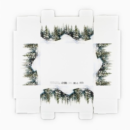 The folding box "Winter Forest", 31.2 x 25.6 x 16.1 cm, New Year-4