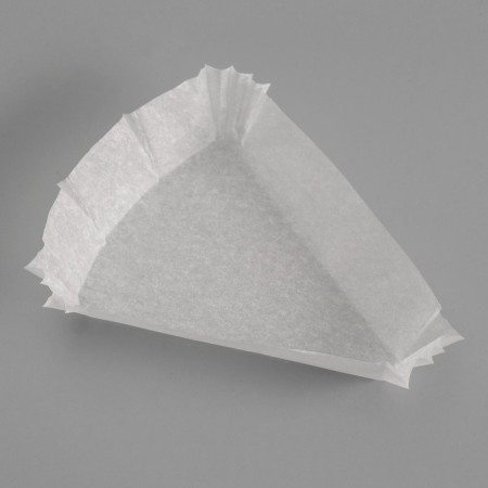 Baking shape is white, the shape of the triangle, 10.2 x 10.2 x 7.5 x 2.5 cm-1