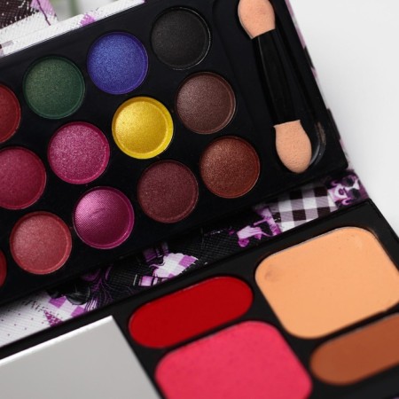 A set of decorative cosmetics: shadows 18 colors, blush 2 colors, powder, bronzer, mirror, mix-12