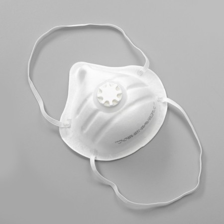 Half mask filtering molded with the source "Source" FFP1-2
