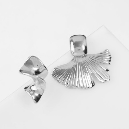 Earrings Metal "Abstraction" tail, color silver-1