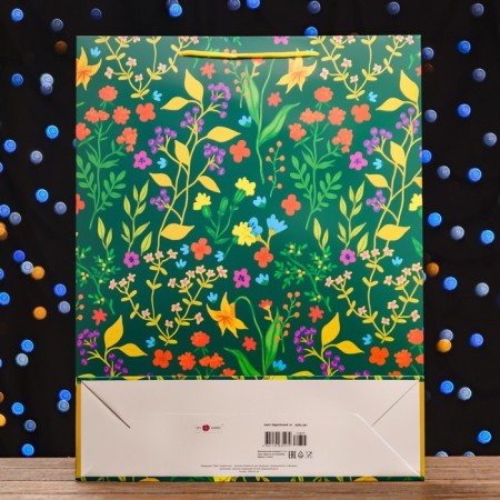 Gift package "Flower Field" 33 x 42.5 x 10 cm