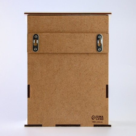 The keybox is “white”, 22.5 x 30.5 x 5.7 cm.-11