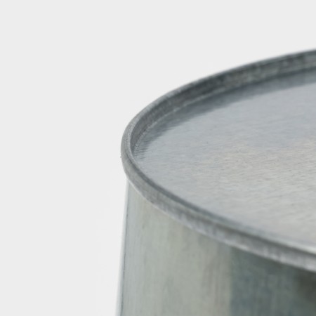Galvanized linen tank, 32 liters, with a lattice, GOST-7