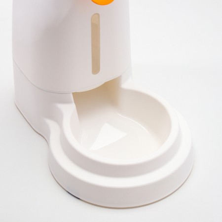 Auto feeder 3.8 liters, non -slip legs, white-3