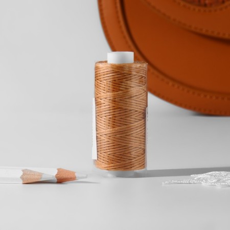 The threads are waxed, flat, 150d/16, 0.8 mm, 50 ± 2 m, the color is light orange-4