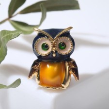 Brooch 