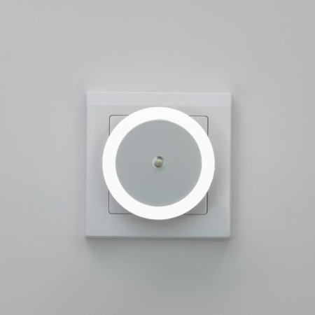 The spine "Circle" LED reacts to the darkness, white 6.5x6.5x5 cm Risalux-6