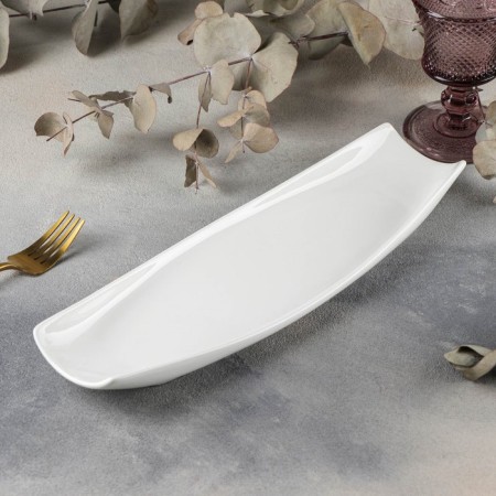 Porcelain dish Wilmax, 35 × 11 cm, white color