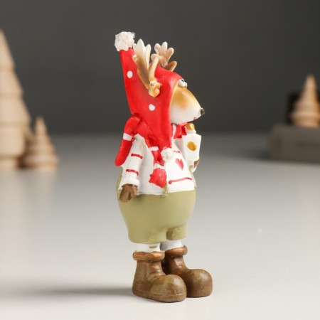 Polystone souvenir "Olesha in a cap-cap with a gift" 3.5x4x11.5 cm-1