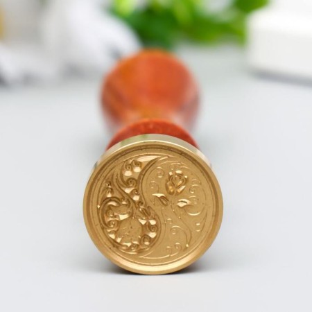 Printing for wax with a wooden handle "Yin -Yang - Roses" 9x3x3 cm-1