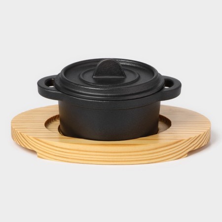Cast iron pan on the Volcano stand, 13 × 10 × 7.5 cm, black color