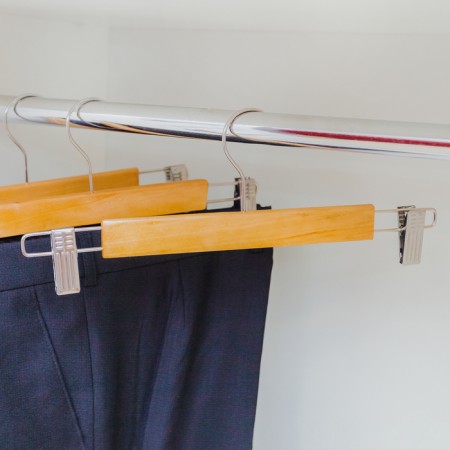 Pan for trousers and skirts with valve clamps, 33 × 13 cm, color light wood-1