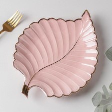Ceramic serving dish 