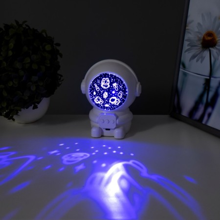 Night-designer "Cosmonaut" LED 3W USB white 9.5x11x13 cm Risalux-7