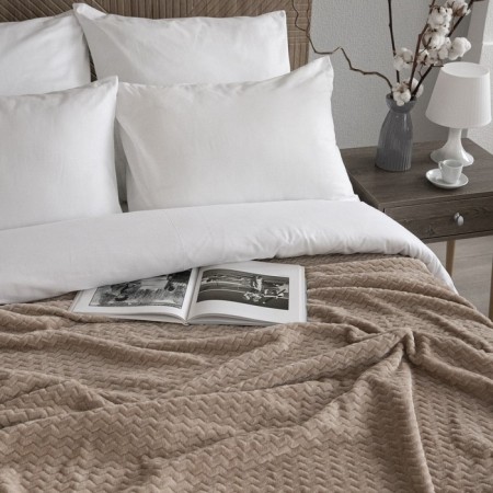 The blanket was valid, the size is 220x240 cm, the color is beige-3
