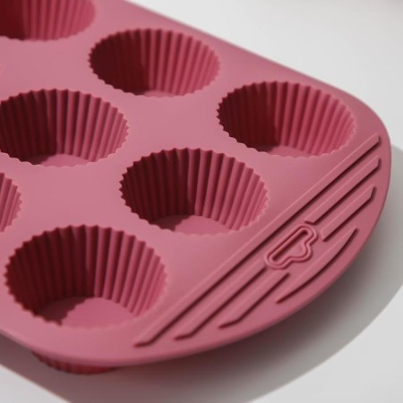 The form for baking the share "Sweets. Circle ", silicone, 27 × 22 × 3 cm, 9 cells (6 × 6 × 3 cm), color mix-2