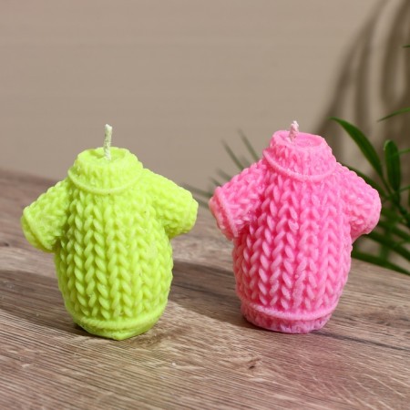 Candle "sweater" 3x3x6 cm, soy wax mix-3