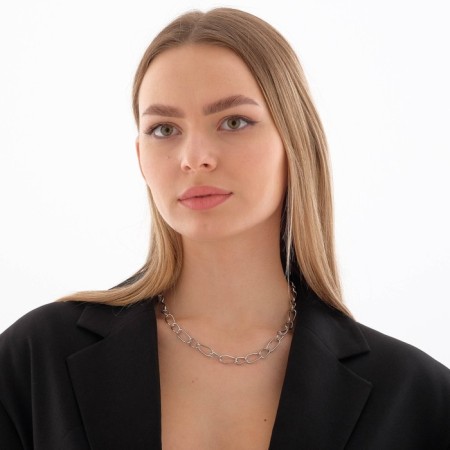 The necklace "chain" is different links, color silver, 55 cm-2