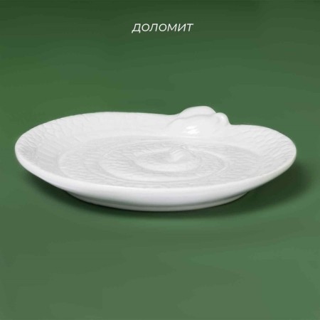 New Year's dosteen plate "Cute snakes", d = 19 cm, ceramics, white color-1