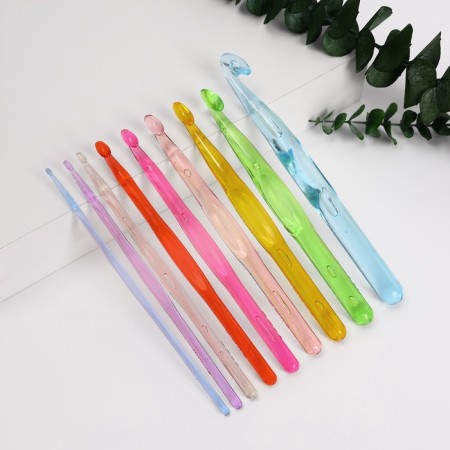 A set of hooks for knitting, d = 3-12 mm, 14 cm, 9 pcs, color colorful