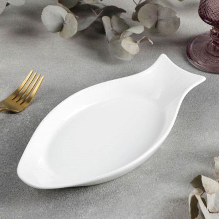 Porcelain dish for fish Wilmax, 25.5 × 12 cm, white color