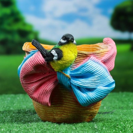 Figure pot "Bird on a hat with a bow" 21x17cm, mix