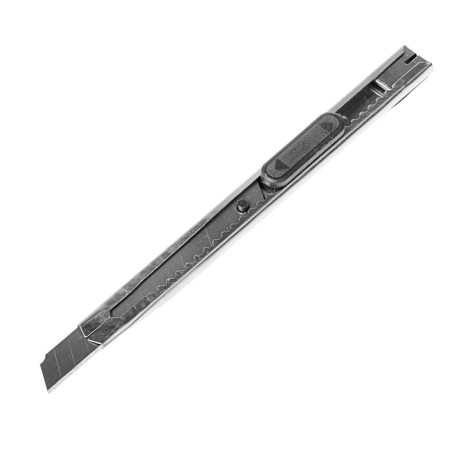 A universal scrap knife, a metal case, 9 mm