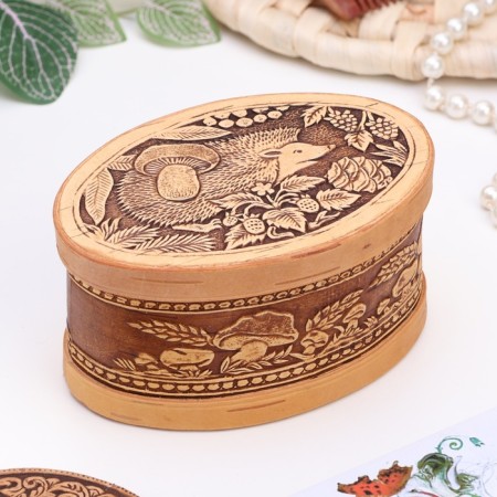 Casket "Hedgehog - Eccentric", oval, 12 × 8.5 × 6.5 cm, birch bark