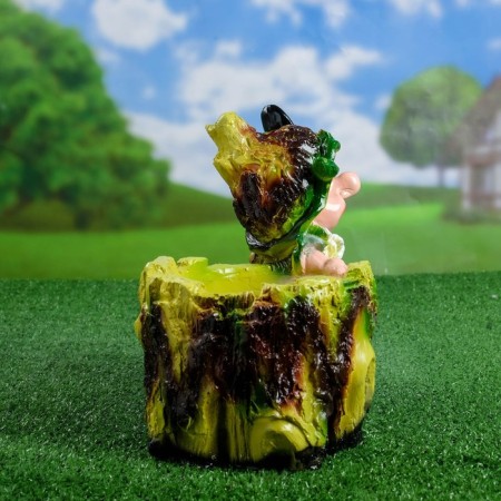 Фигурное кашпо "Гном у пенька №1"-1