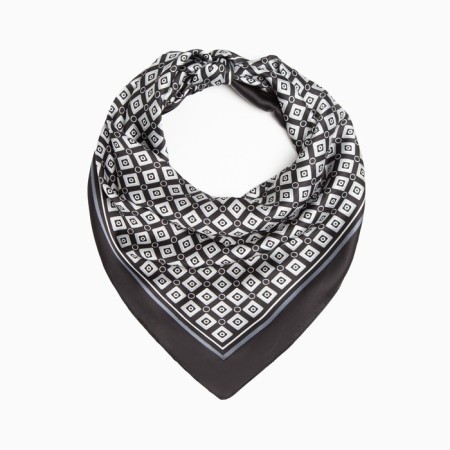 Textile scarf, black color, size 70x70