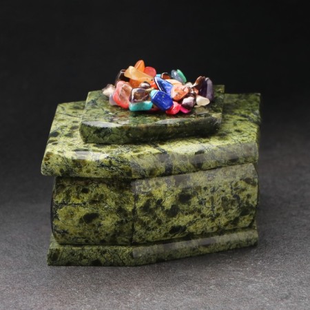 Casket, 13 x 9 x 5 cm, coil