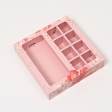 Box for 8 sweets + chocolate, with a window, pink flowers, 17.7 x 17.85 x 3.85 cm