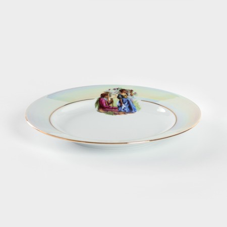 Porcelain plate "Madonna", d = 24 cm, white-1