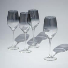 A set of glass glasses for the wine 
