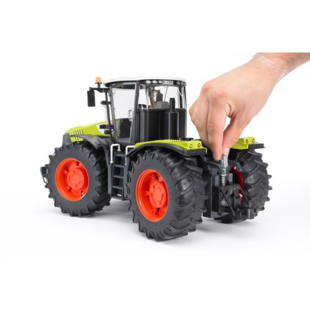 Claas Xerion 5000 tractor with a rotating cabin-11