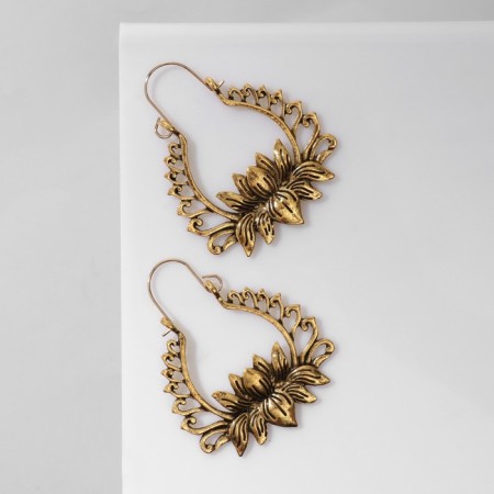Earrings Metal "Vostok" lotus, color black gold-1
